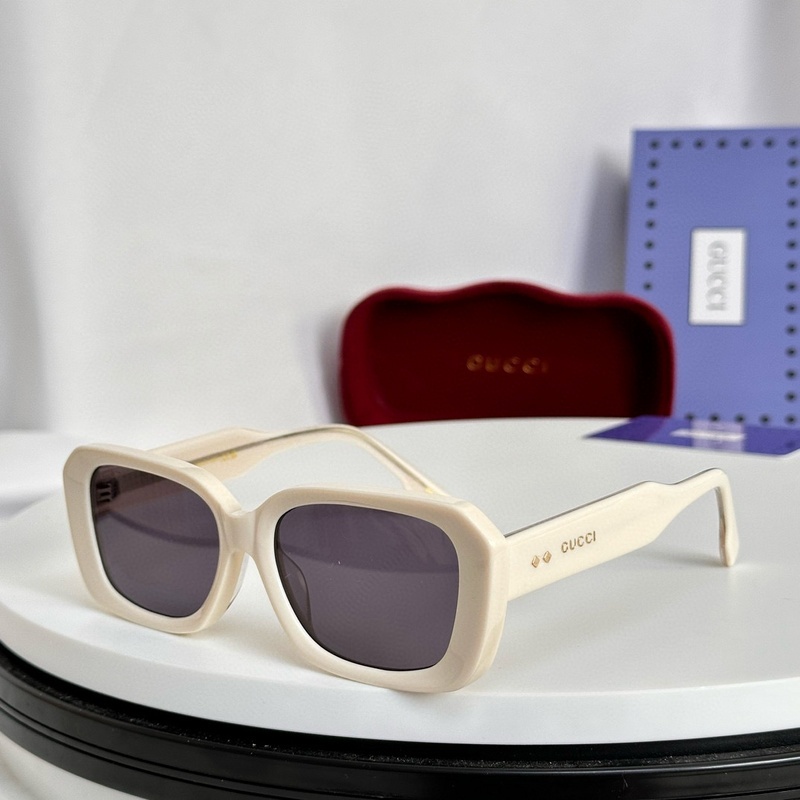 Gucci Sunglasses 322